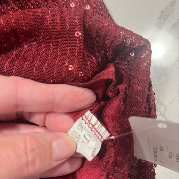 NWT red sequins Vneck dress S - Picture 7 of 10